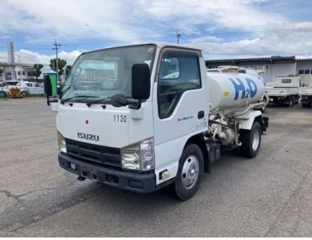 Isuzu Elf Water Truck  2011 3000 Image