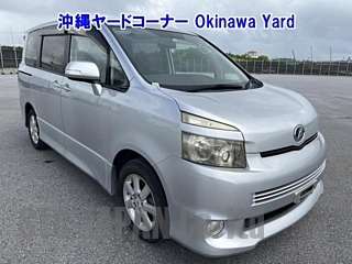 Toyota Voxy   2000 Image