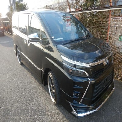 Toyota Voxy  2000cc Image