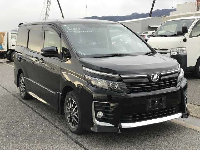 Toyota Voxy  2014 2000 CC Image