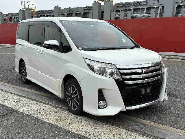 Toyota Noah 2015 2000 CC Image