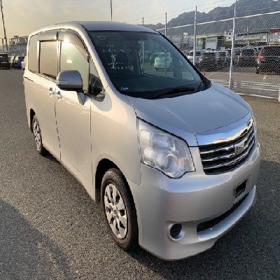 Toyota Noah 2012 2000 Image