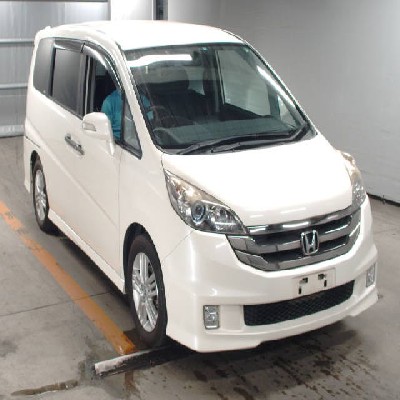 Honda Step Wagon   2000cc Image