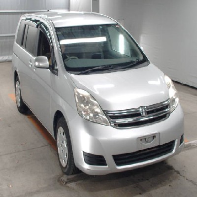 Toyota Isis  2000cc Image