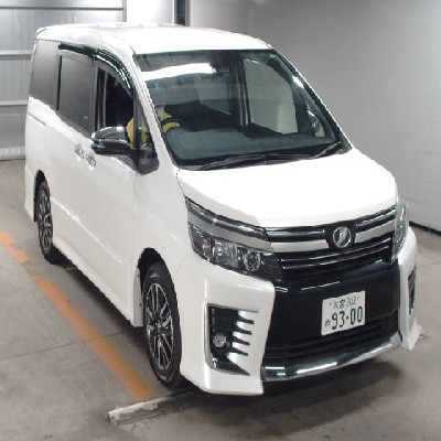 Toyota Voxy ZS  2000 Image